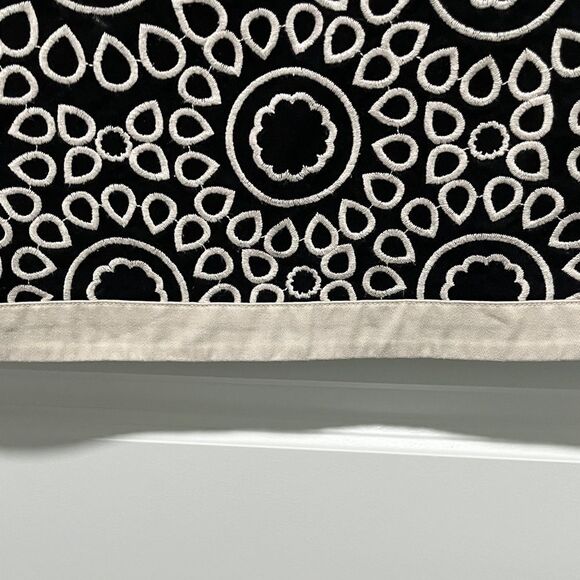 Boden Black and Cream Embroidered A-Line Skirt SZ US 6L - Picture 3 of 7